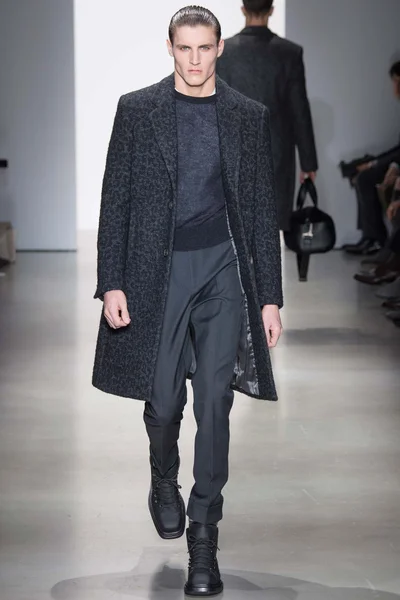 Look 15
